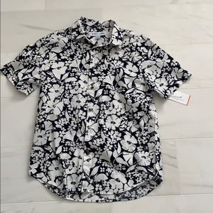 Short sleeve button down